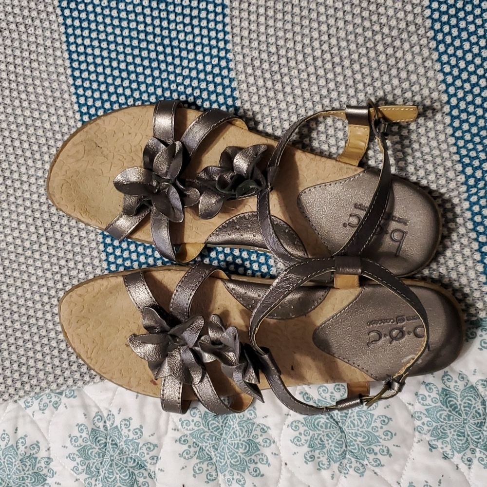 Metallic flat sandals - Picture 5 of 6